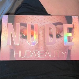 Huda Beauty New Nude